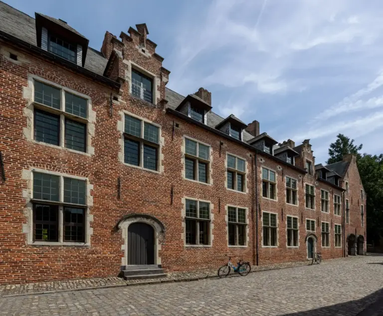 waarom vlaamse theatergezelschappen weer volle zalen trekken